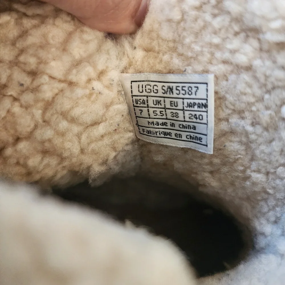 UGG australia 5587